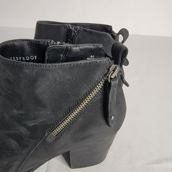 Blondo Nivada Waterproof Booties Sz 9.5 Leather Black Side Zip - Picture 3 of 10